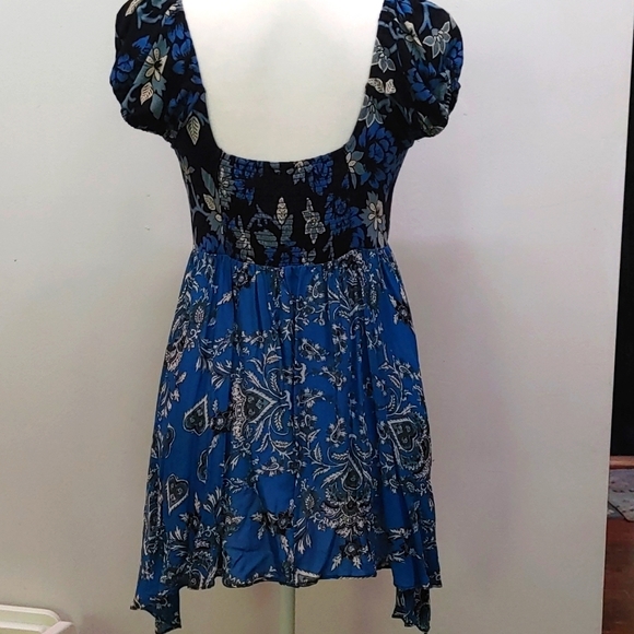 Free People Blue Paisley Floral Top Size M - Picture 2 of 4